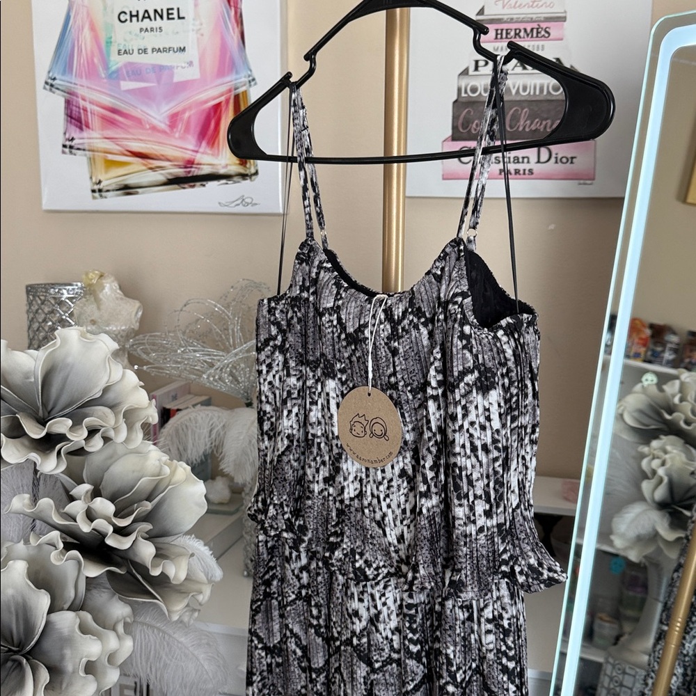 Black & White Snake-Print Sleeveless Jumpsuit - Picture 3 of 5